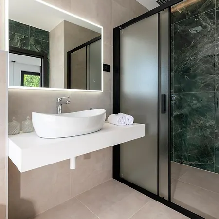 Exclusive Belenum With Breakfast,gym,sauna *