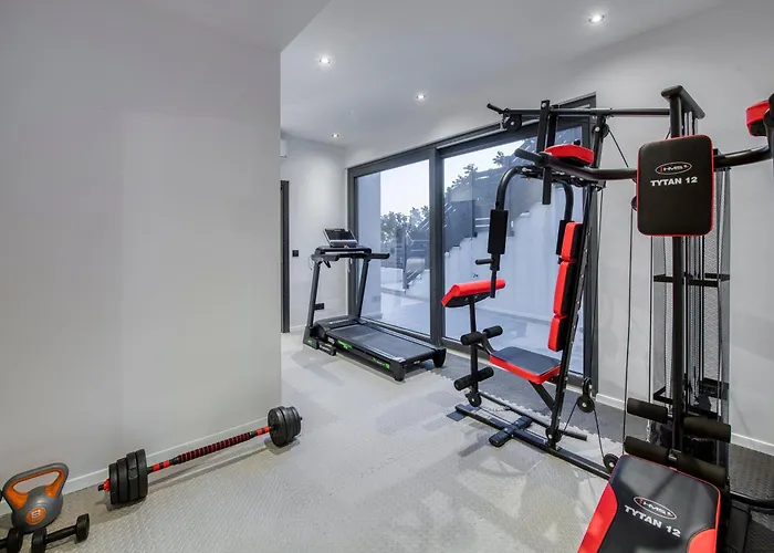 别墅 Exclusive Belenum With Breakfast,gym,sauna 米利尼