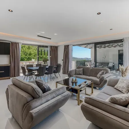 Exclusive Belenum With Breakfast,gym,sauna