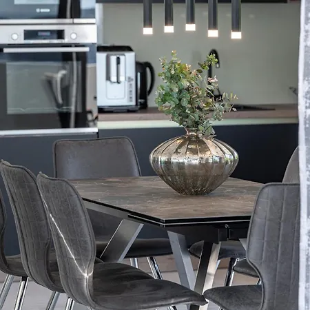 빌라 Exclusive Belenum With Breakfast,gym,sauna 믈리니