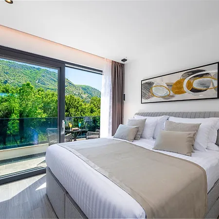 Exclusive Belenum With Breakfast,gym,sauna Villa Mlini