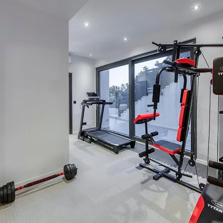 빌라 Exclusive Belenum With Breakfast,gym,sauna 믈리니