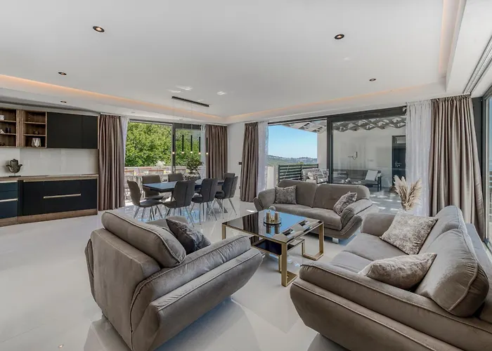 Exclusive Belenum With Breakfast,gym,sauna